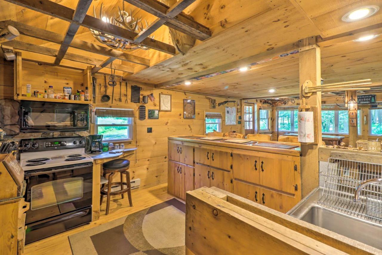 Secluded And Quiet Pocono Mountain With Hot Tub! Kunkletown