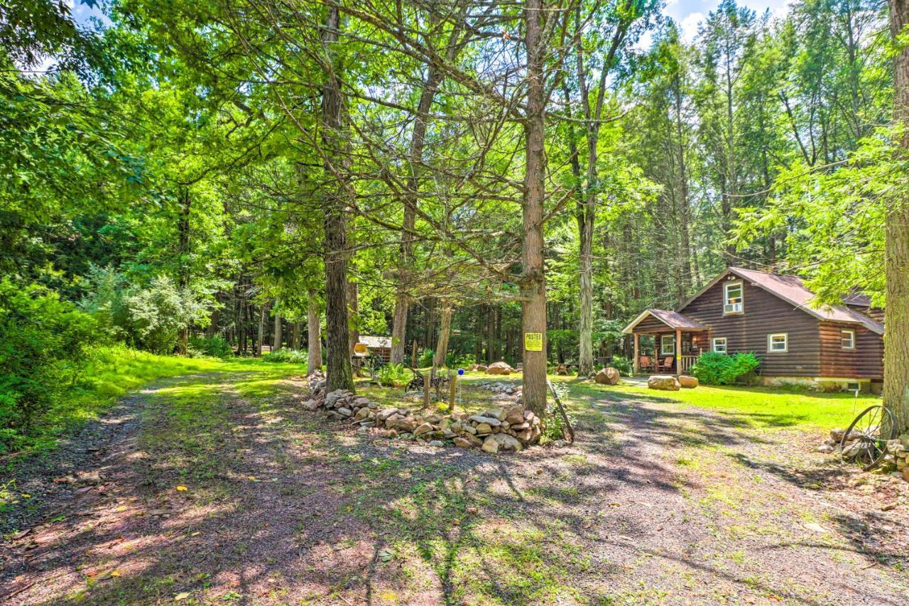 Holiday home Secluded And Quiet Pocono Mountain With Hot Tub! *